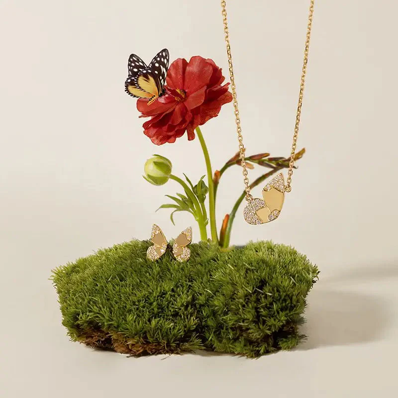 18K Gold Butterfly Diamonds Necklace - Image 5