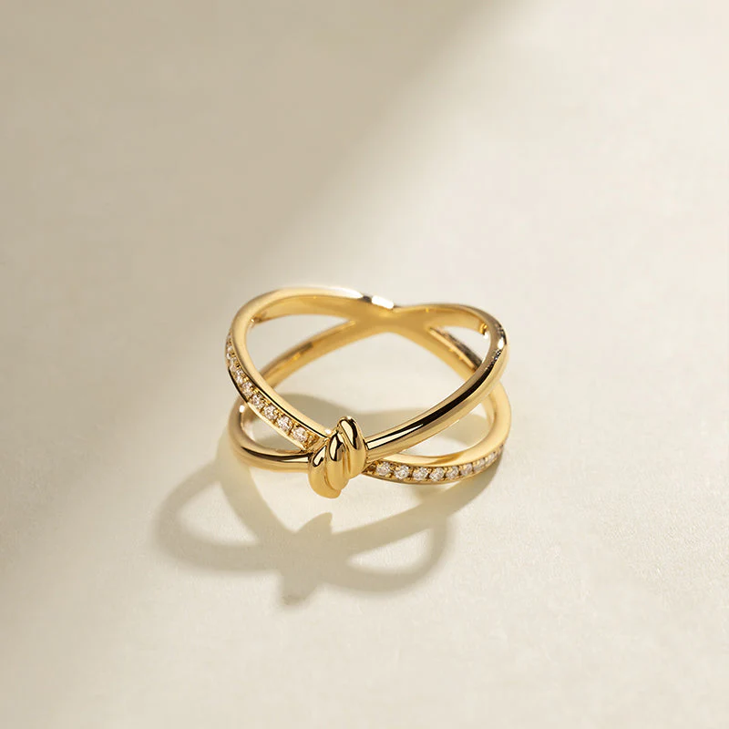 18K Gold Diamond Double-loop Twisted Ring - Image 3