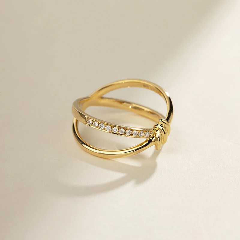 18K Gold Diamond Double-loop Twisted Ring - Image 5