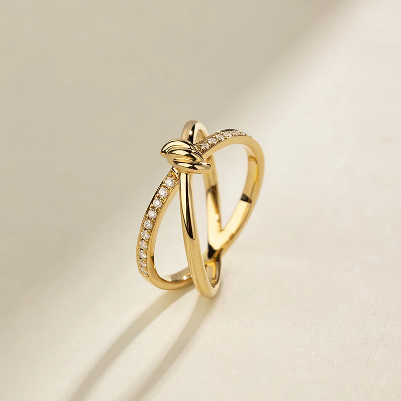 18K Gold Diamond Double-loop Twisted Ring - Image 7