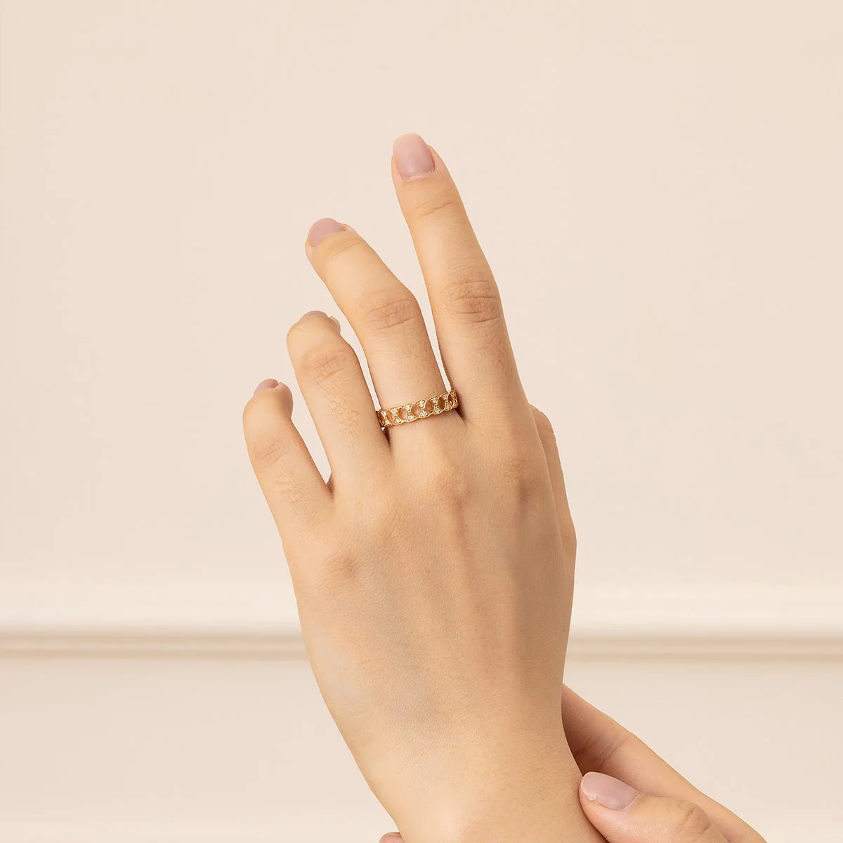 18K Gold Diamond Lucky Continuous Ring - Image 6