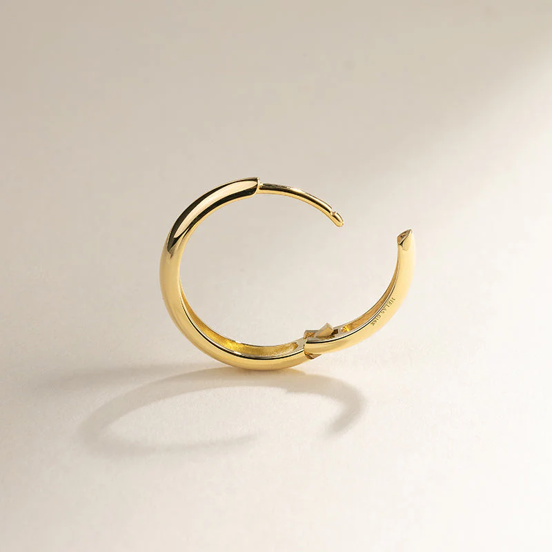 18K Solid Gold Polished Hoop Earrings - Image 8