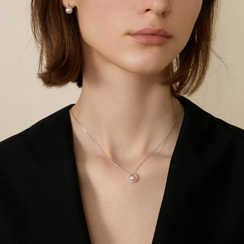 Akoya 18K Gold Diamond Circle Pendant Silver Chain Pendant Necklace - Image 5