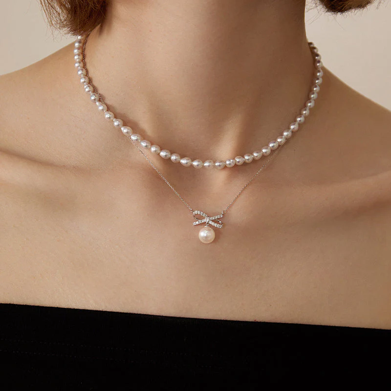 Akoya 18K White Gold Elegant Knot Fashion Necklace - Image 9