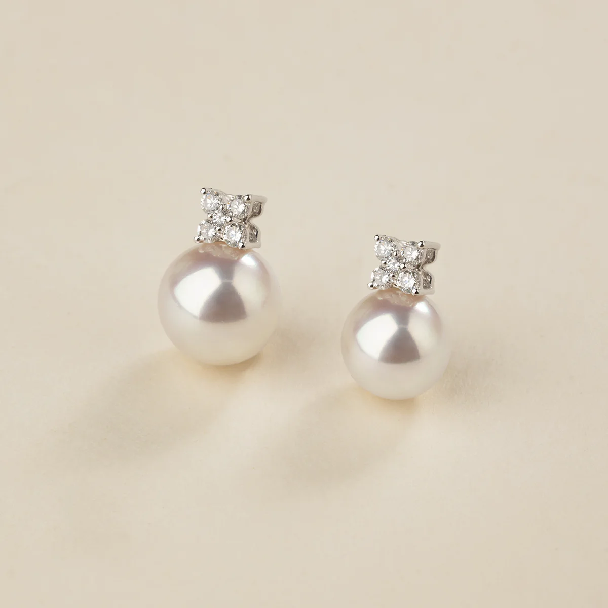 Akoya Pearl 10K White Gold Diamond Clover Pendant Necklace - Image 2