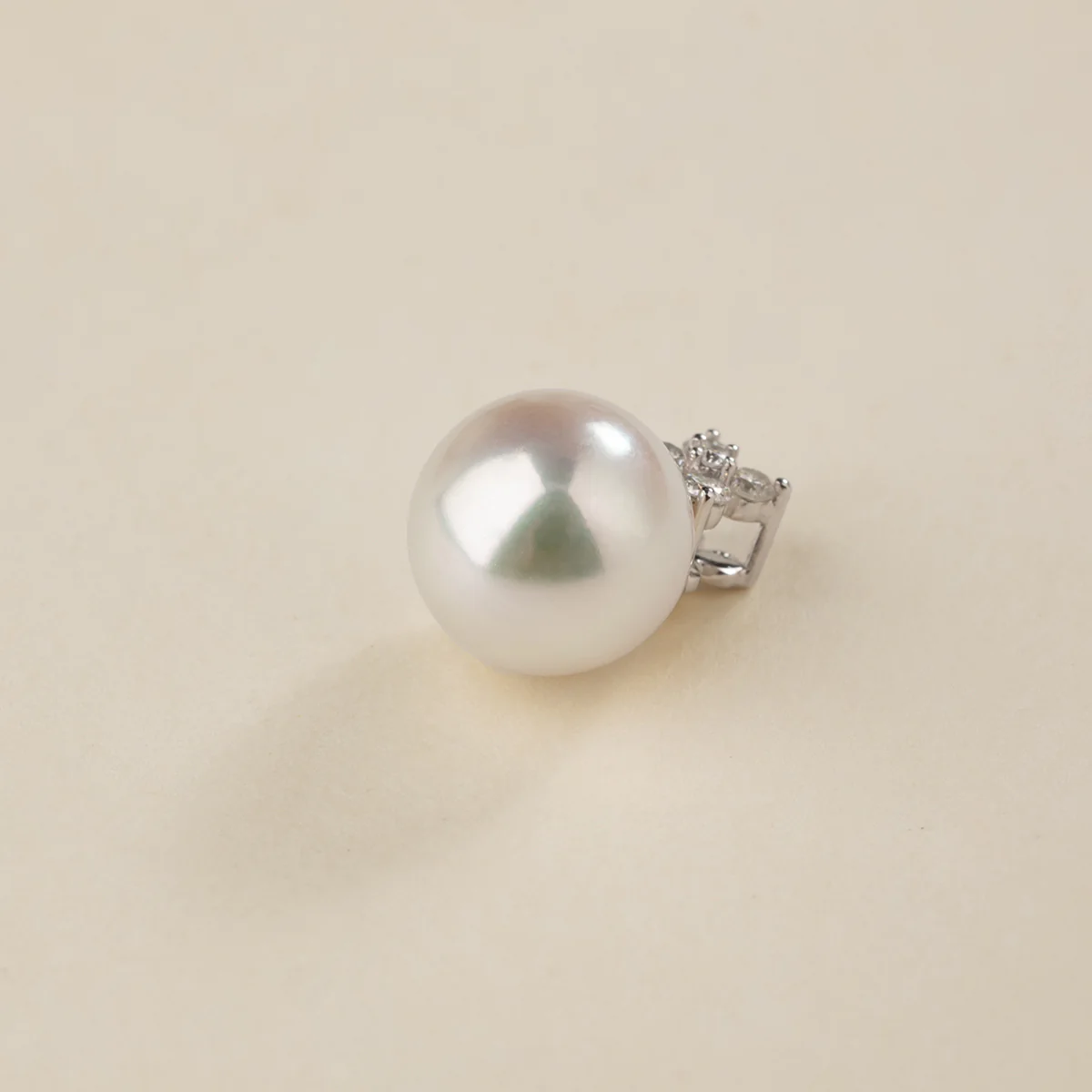 Akoya Pearl 10K White Gold Diamond Clover Pendant Necklace - Image 4
