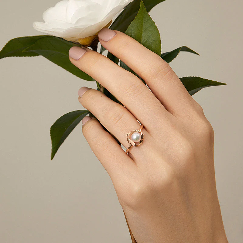 Akoya Pearl 18k Gold Camellia Design Ring - Image 2