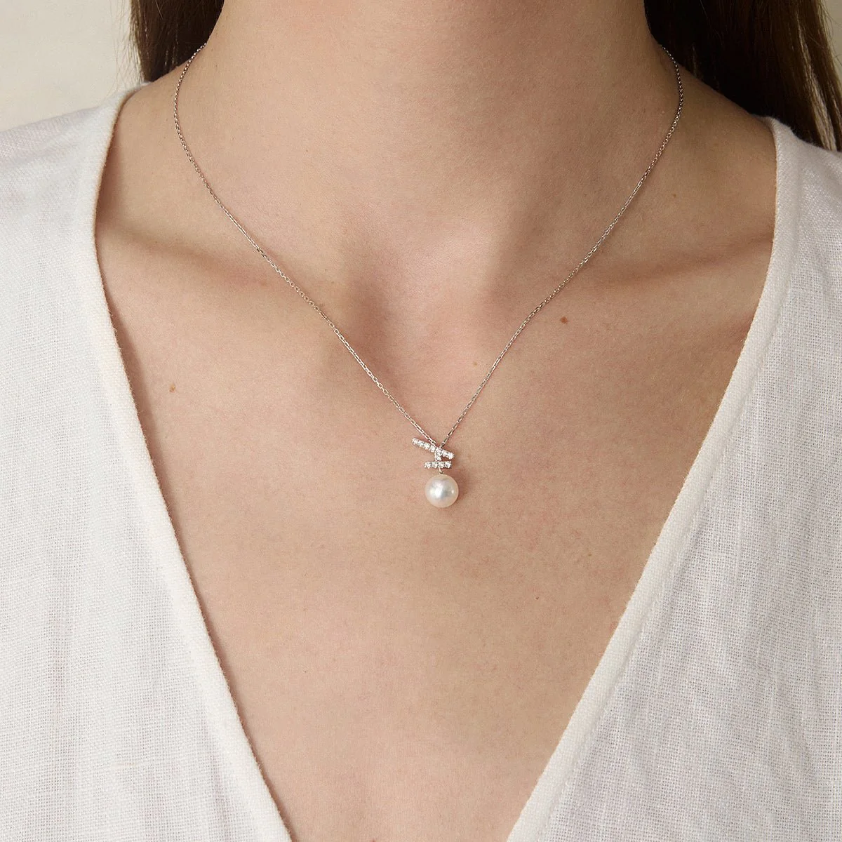 Akoya Pearl 18K Gold Diamonds Sparkle Flying Necklace - Image 2