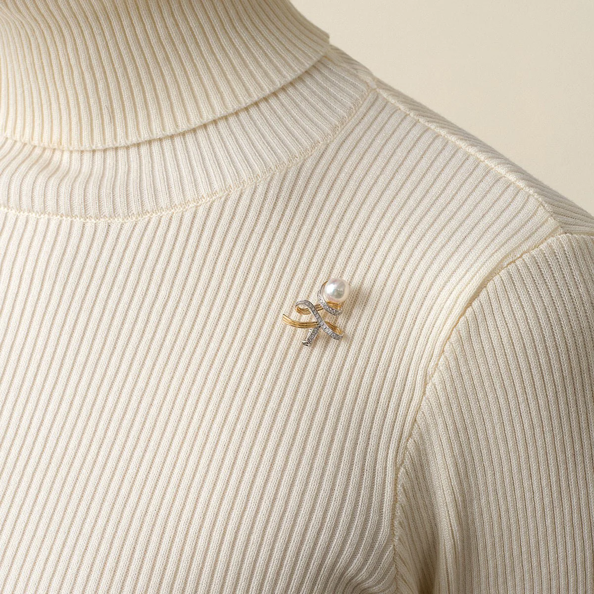 Akoya Pearl 18K Gold Diamonds Two-tone Ribbon Wish Tree Brooch - Image 4