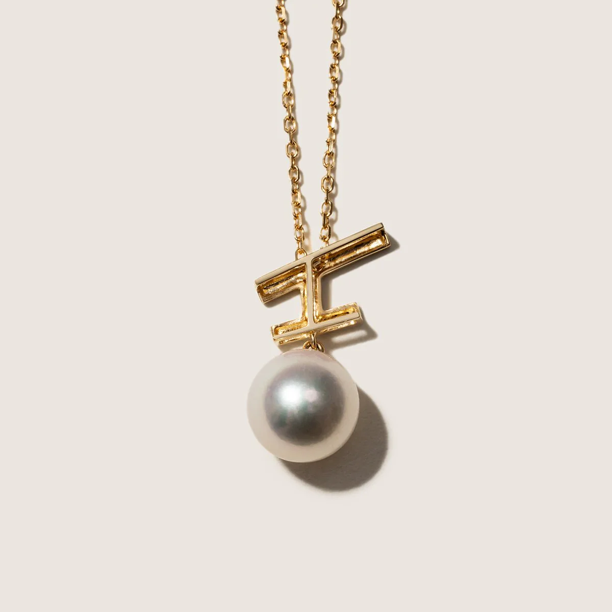 Akoya Pearl 18K Gold Fashion Flying Pendant Necklace - Image 3