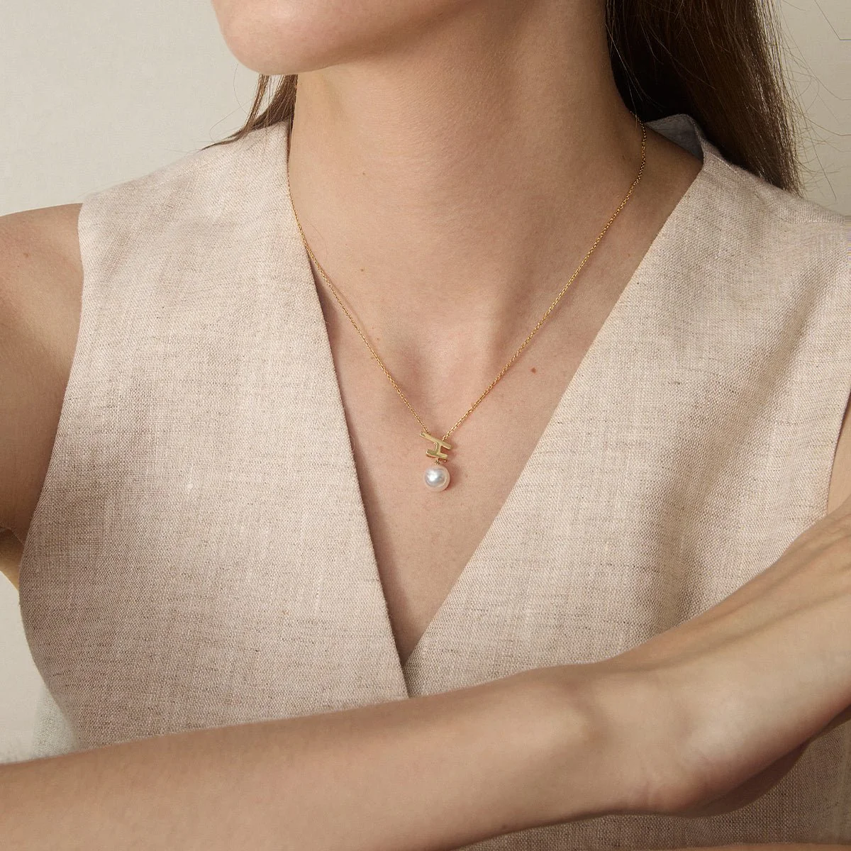 Akoya Pearl 18K Gold Fashion Flying Pendant Necklace - Image 8