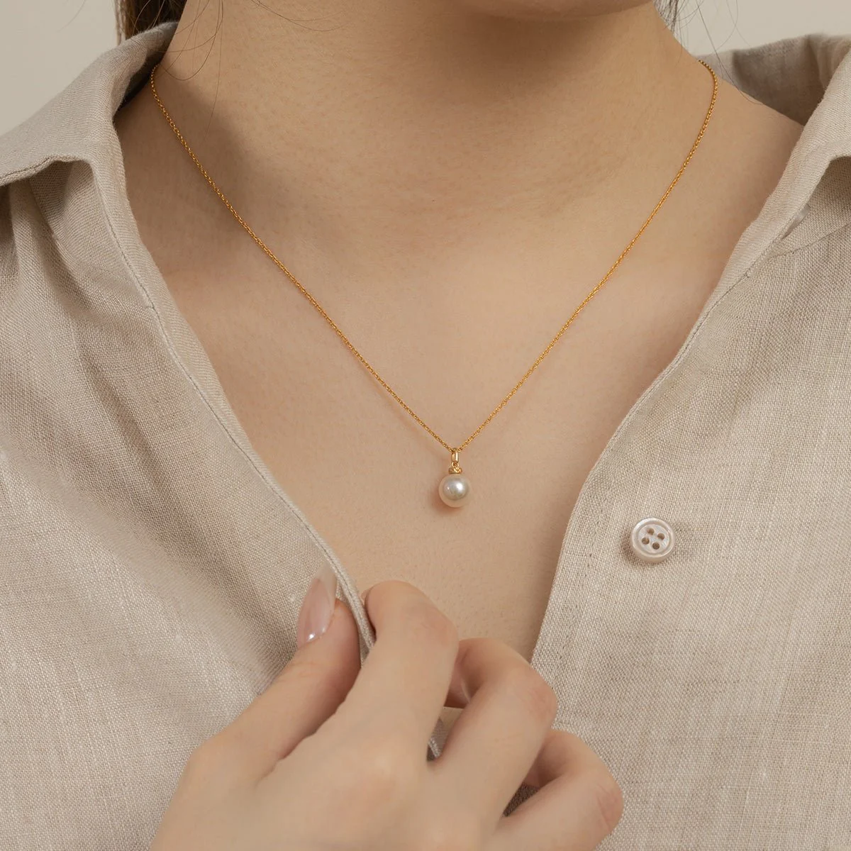 Akoya Pearl 18K Gold Italian Casual Style Pendant Necklace - Image 2