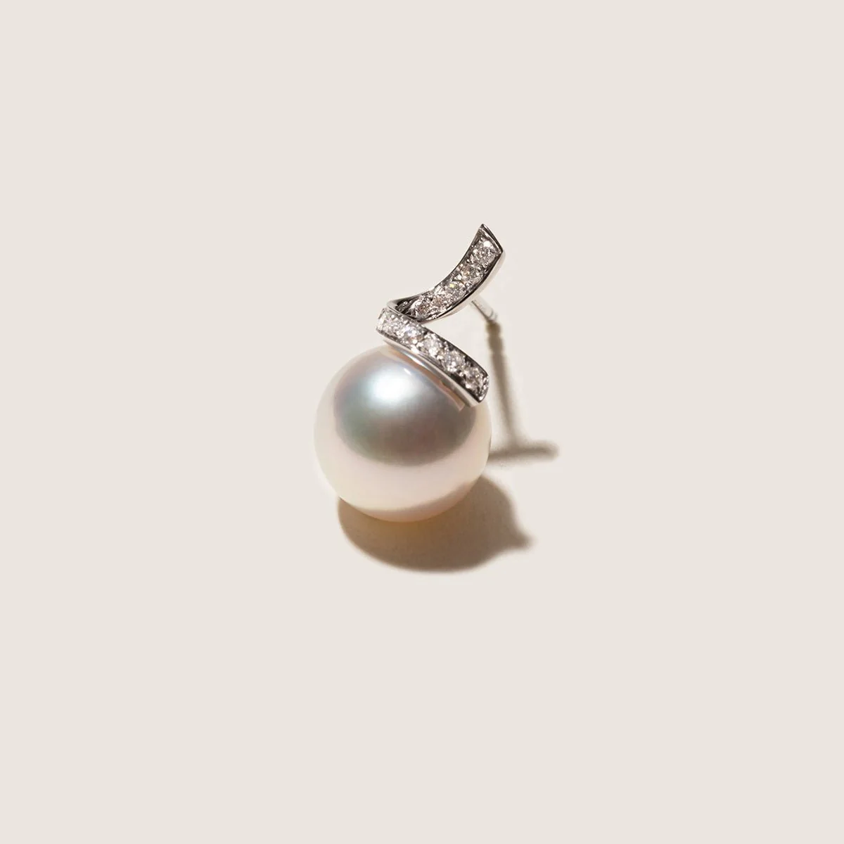 Akoya Pearl 18K White Gold Classic Wave Stud Diamonds Earrings - Image 5