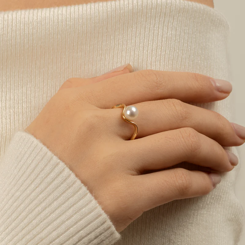 Akoya Saltwater Pearl 18K Gold Curve Open Ring - Image 2