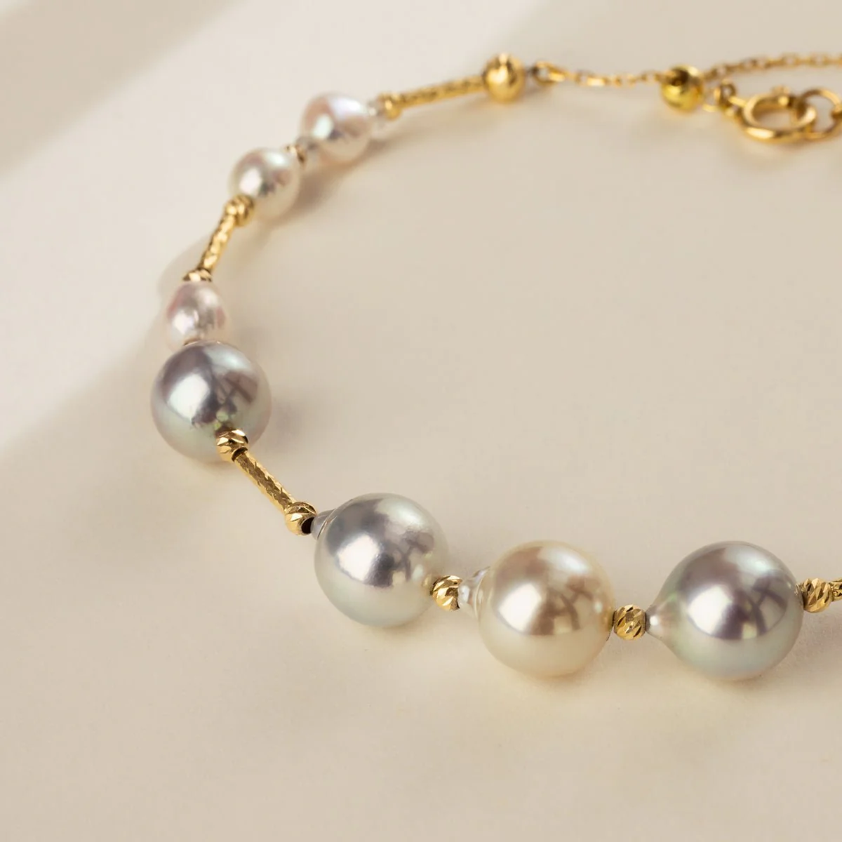 Baroque Akoya Pearl Gold Vermeil Multi-Color Station Bracelet in 925 Sterling Silver - Image 5