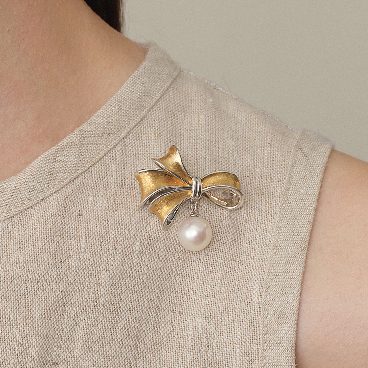 Freshwater Edison Pearl 925 Sterling Silver Lustrous Butterfly Brooch - Image 2
