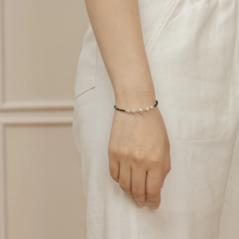 Freshwater Pearl Black Spinel Gold Vermeil Smile Bracelet in 925 Sterling Silver - Image 2