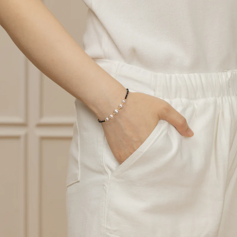 Freshwater Pearl Black Spinel Gold Vermeil Smile Bracelet in 925 Sterling Silver - Image 5
