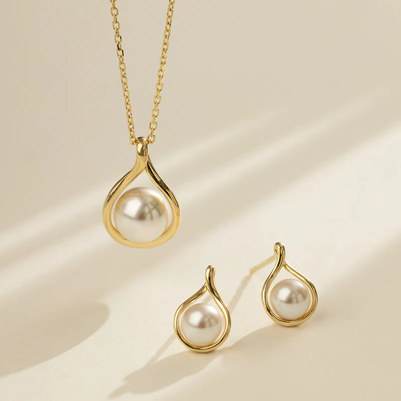 Freshwater Pearl Gold Vermeil Teardrop Pendant Necklace in 925 Sterling Silver - Image 4