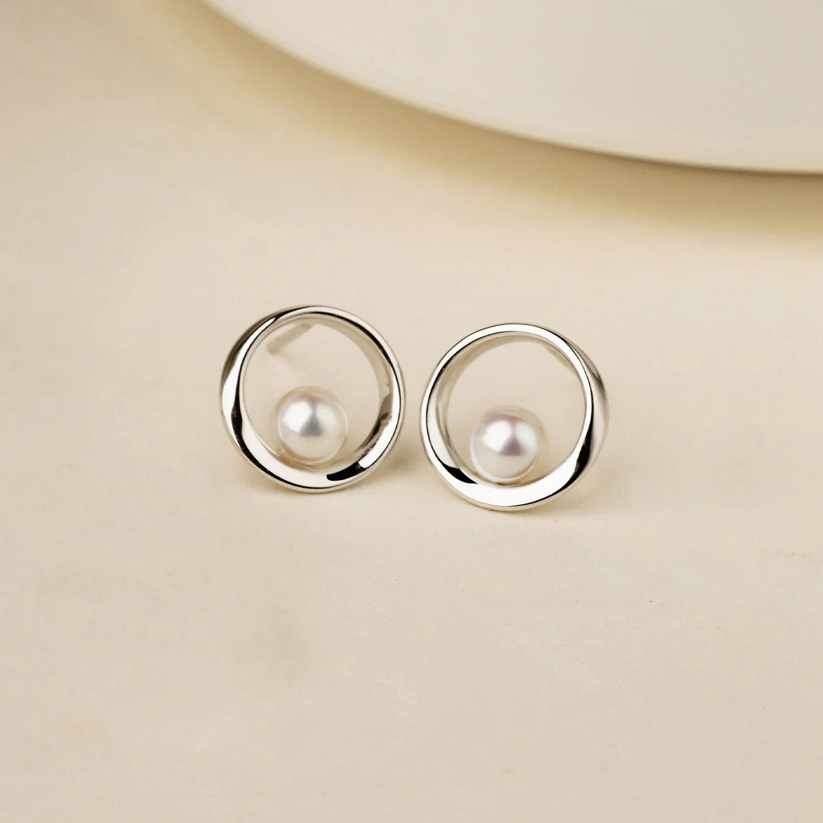 Freshwater Pearl Open Circle Orbit Stud Earrings in 925 Sterling Silver - Image 3