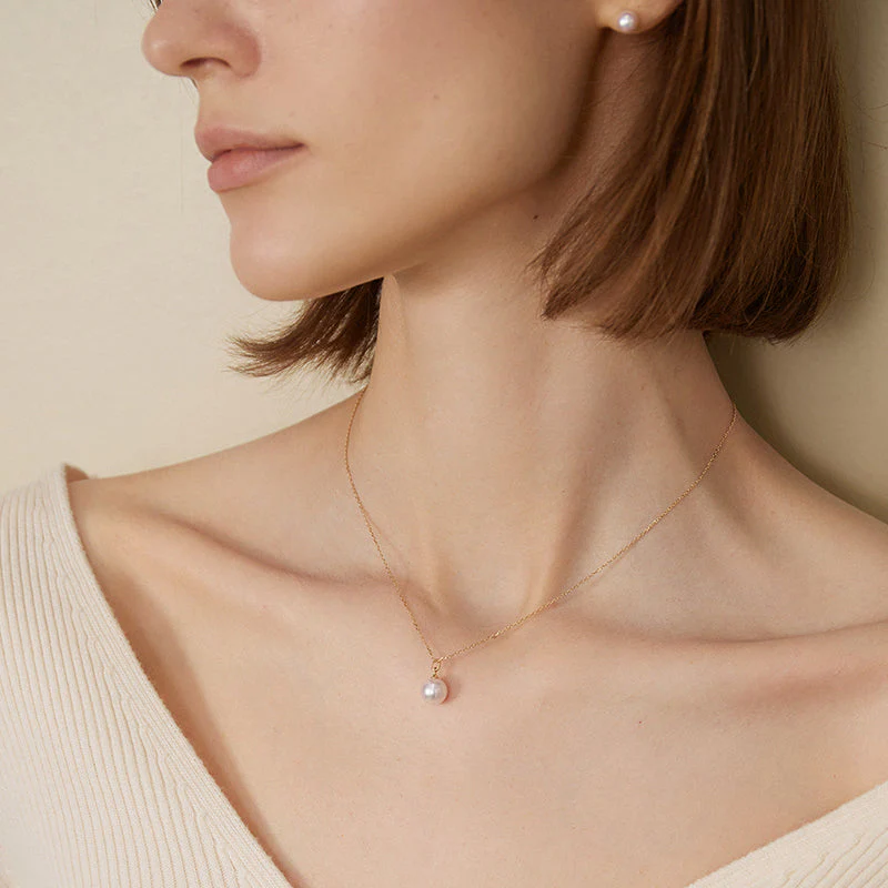 Saltwater Pearl 18K Gold Classic Buckle Pendant Necklace - Image 10