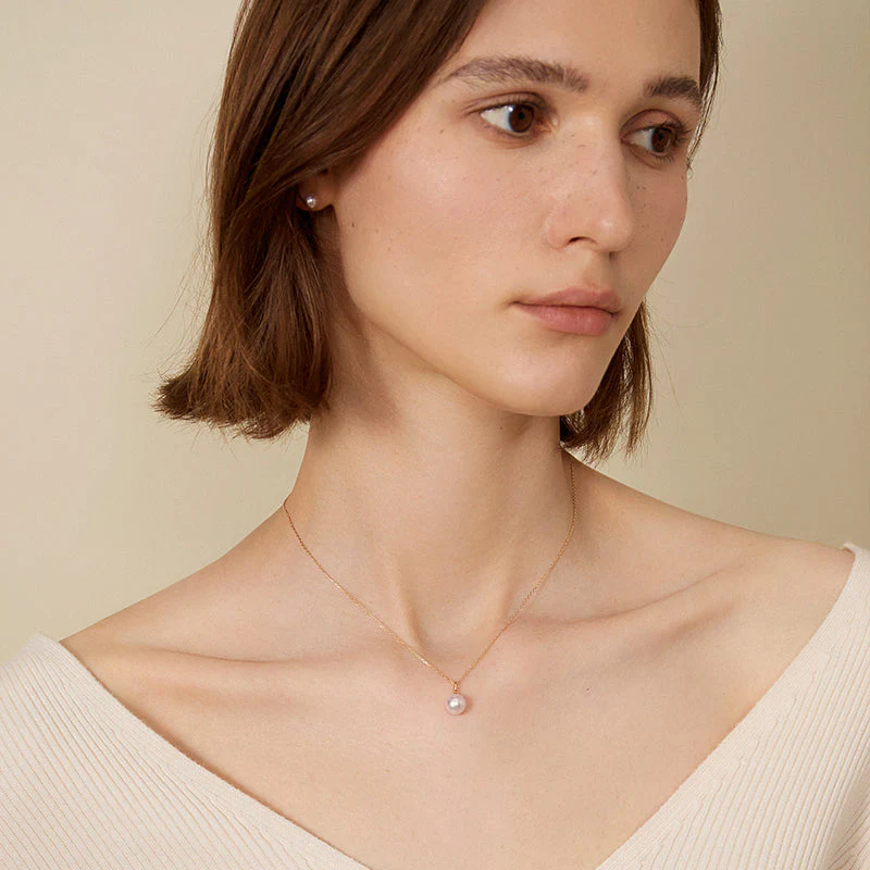 Saltwater Pearl 18K Gold Classic Buckle Pendant Necklace - Image 12