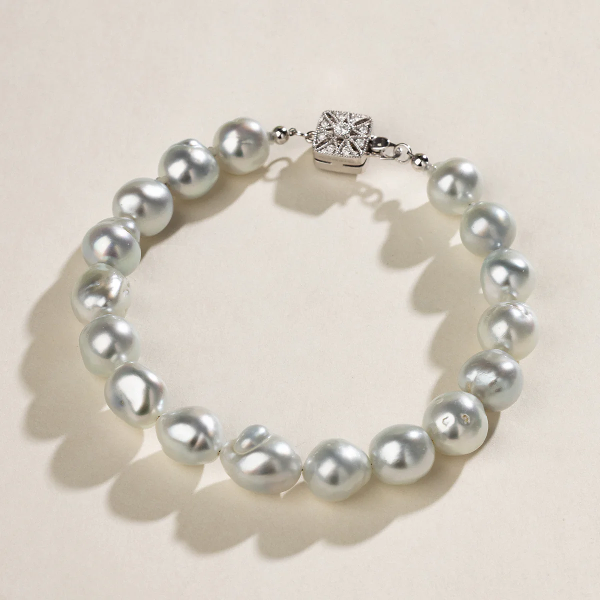 South Sea Pearl 10K White Gold Square Clasp Diamond Elegant Bracelet - Image 2