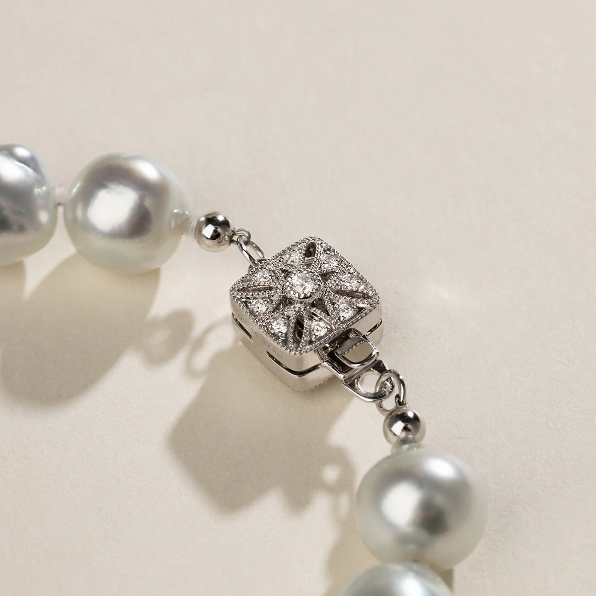 South Sea Pearl 10K White Gold Square Clasp Diamond Elegant Bracelet - Image 4