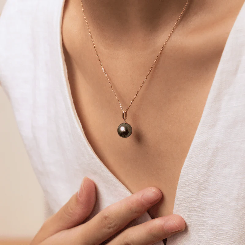 Tahitian Pearl 18K Gold Simple Pendant Necklace - Image 4
