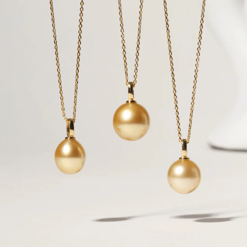Teardrop-shaped Golden South Sea Pearl 18K Gold Simple Elegant Pendant Necklace - Image 2